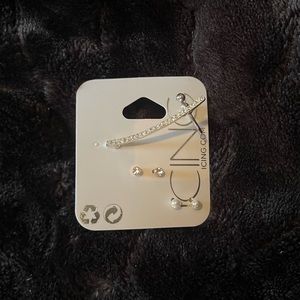 Ear cuff and earrings